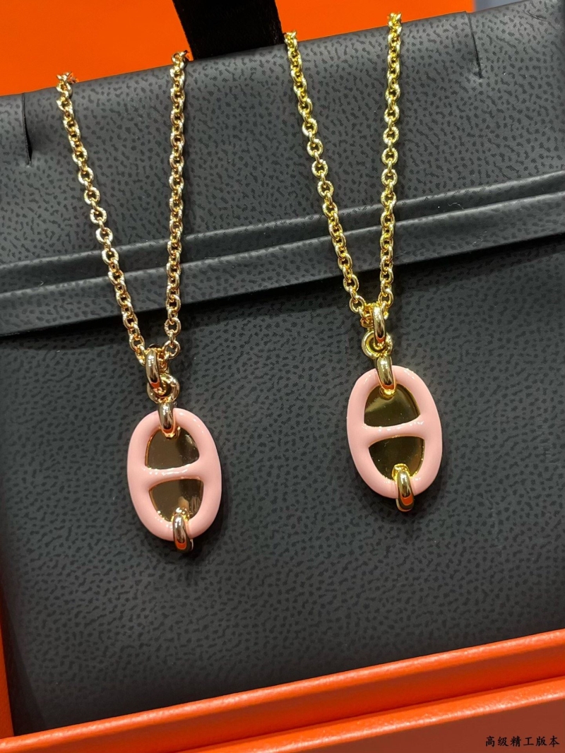 H**me5 necklaces